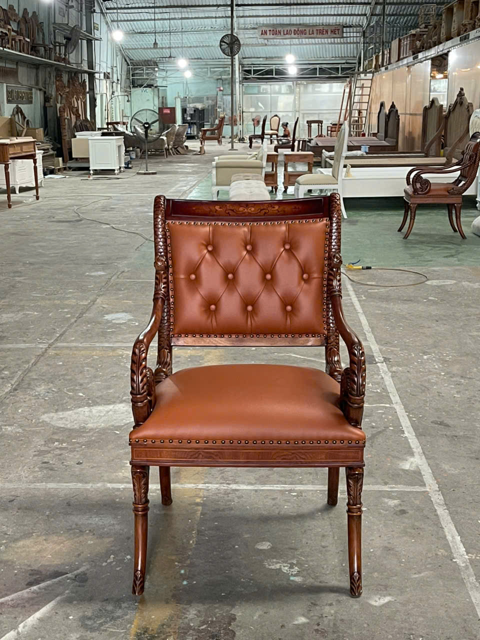 GHẾ LÀM VIỆC CỔ ĐIỂN LOUIS ( GHẾ BÀNH CỔ ĐIỂN)